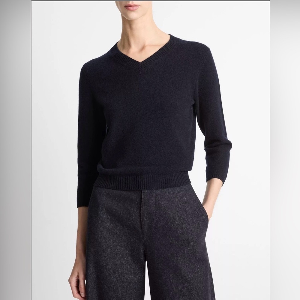 Vince Wool & Cashmere V-Neck Sweater Sz Small Classic Capsule Wardrobe Career